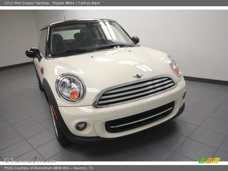 Pepper White / Carbon Black 2013 Mini Cooper Hardtop