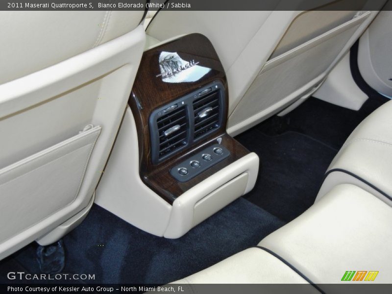 Bianco Eldorado (White) / Sabbia 2011 Maserati Quattroporte S