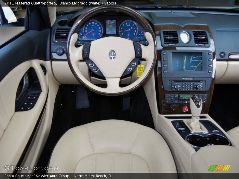 Dashboard of 2011 Quattroporte S