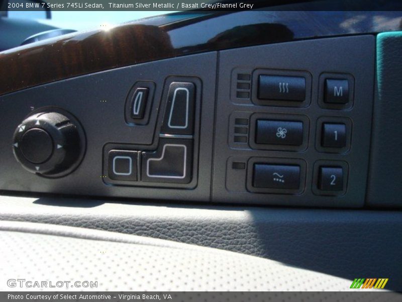 Controls of 2004 7 Series 745Li Sedan