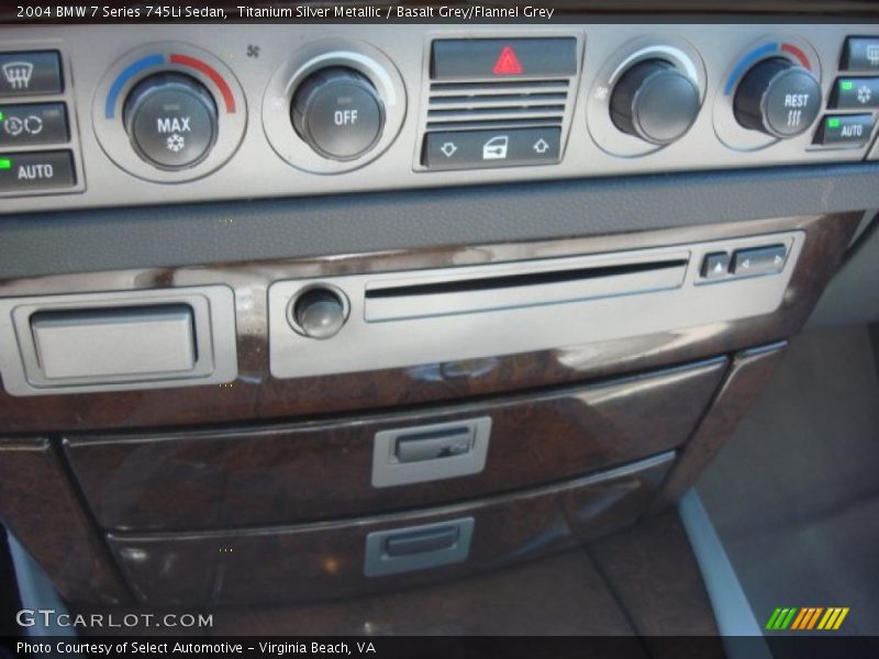 Controls of 2004 7 Series 745Li Sedan