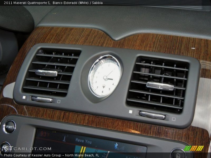 Bianco Eldorado (White) / Sabbia 2011 Maserati Quattroporte S