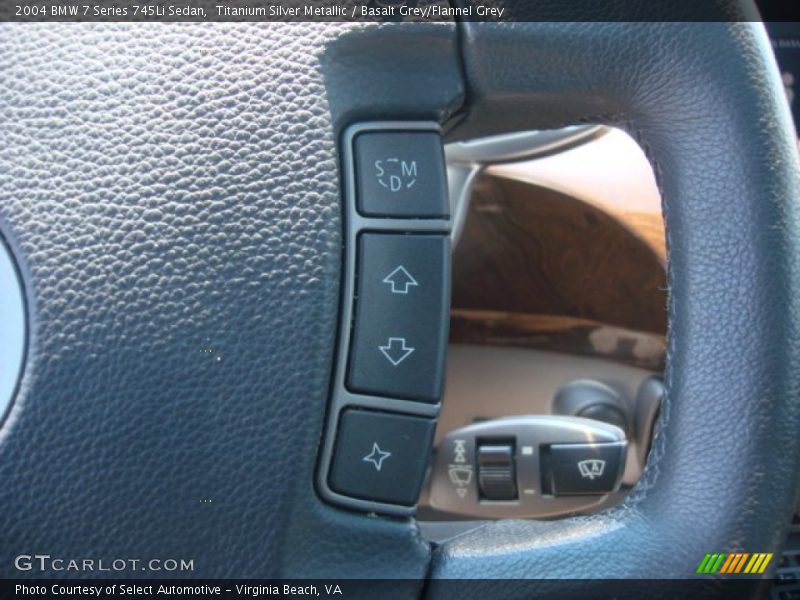 Controls of 2004 7 Series 745Li Sedan