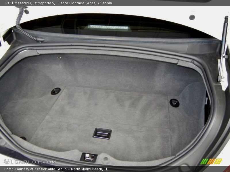  2011 Quattroporte S Trunk