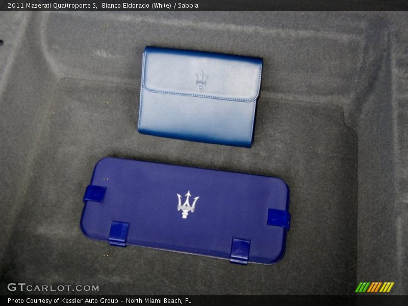 Books/Manuals of 2011 Quattroporte S