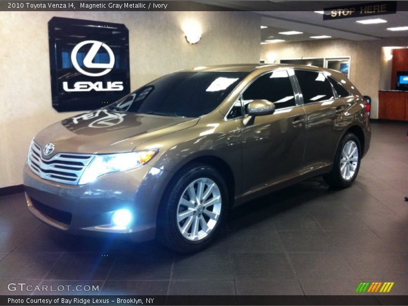Magnetic Gray Metallic / Ivory 2010 Toyota Venza I4