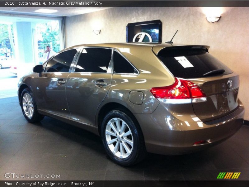 Magnetic Gray Metallic / Ivory 2010 Toyota Venza I4