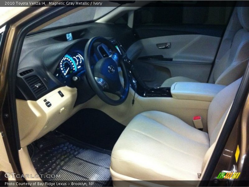 Magnetic Gray Metallic / Ivory 2010 Toyota Venza I4