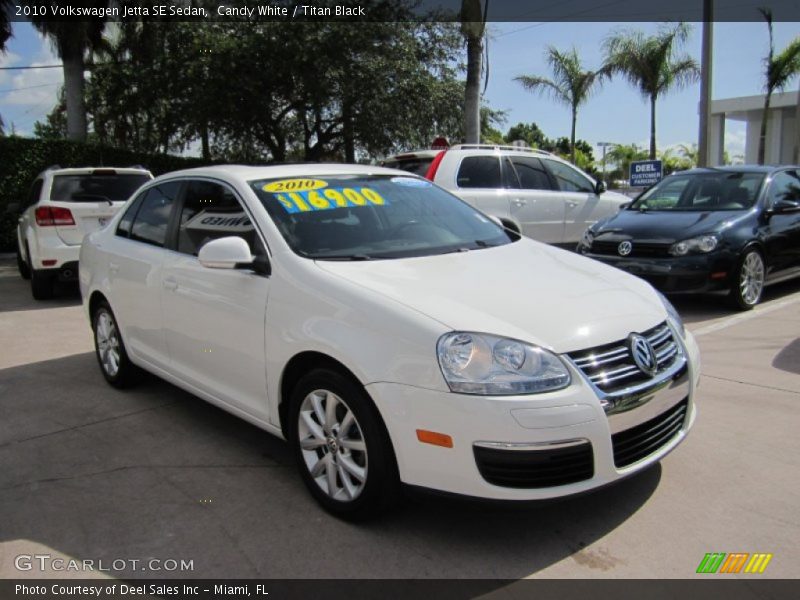 Candy White / Titan Black 2010 Volkswagen Jetta SE Sedan