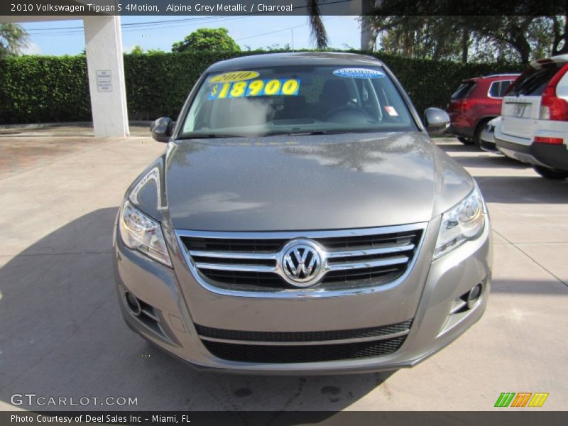 Alpine Grey Metallic / Charcoal 2010 Volkswagen Tiguan S 4Motion