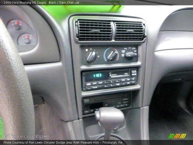 Controls of 2000 Mustang V6 Coupe