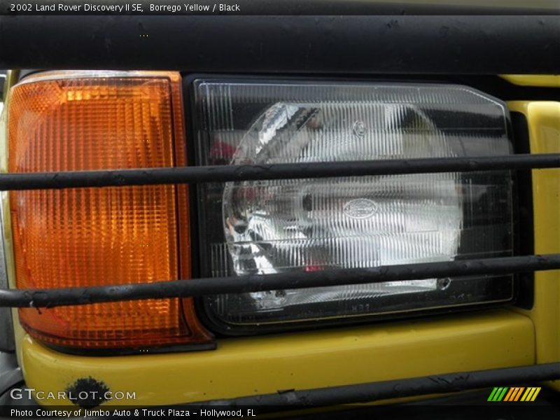 Borrego Yellow / Black 2002 Land Rover Discovery II SE