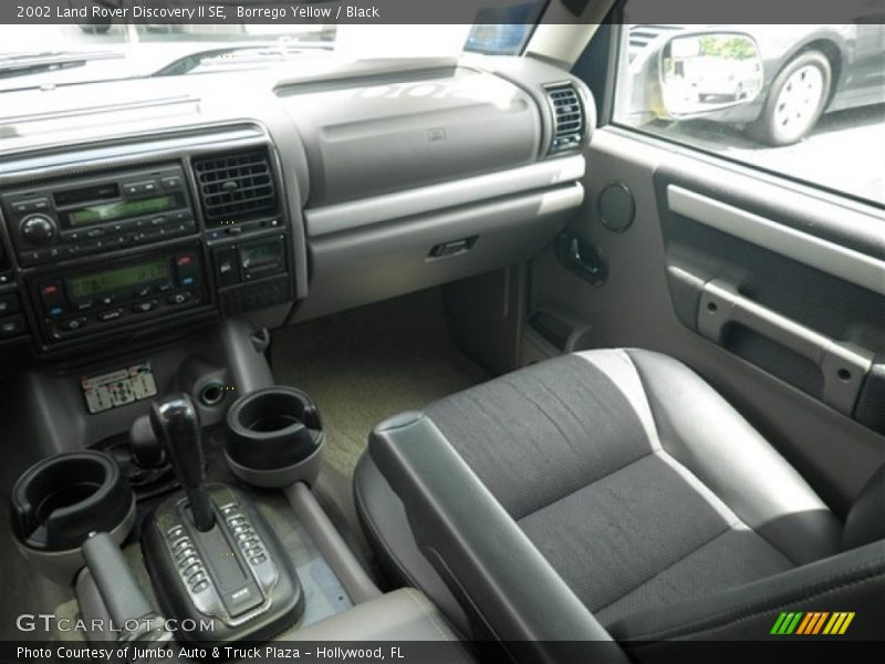 Borrego Yellow / Black 2002 Land Rover Discovery II SE