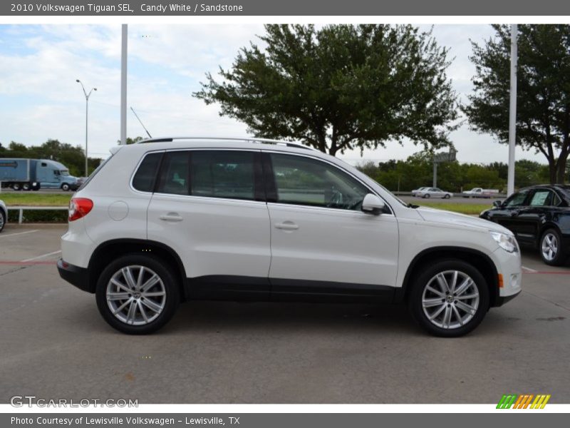 Candy White / Sandstone 2010 Volkswagen Tiguan SEL