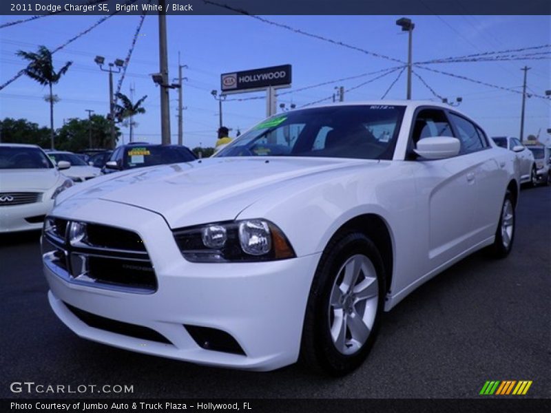 Bright White / Black 2011 Dodge Charger SE