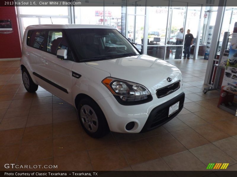 Clear White / Black Cloth 2013 Kia Soul 1.6