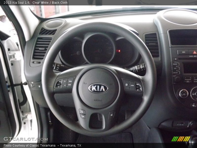 Clear White / Black Cloth 2013 Kia Soul 1.6