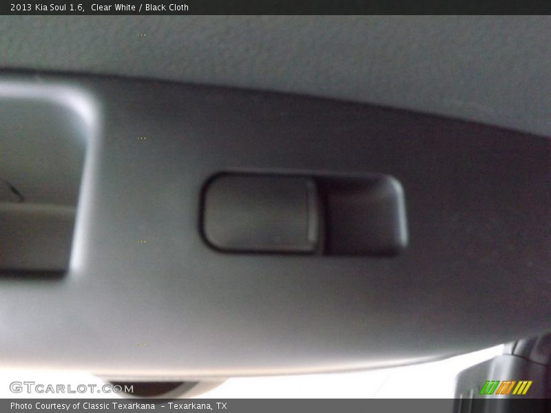 Clear White / Black Cloth 2013 Kia Soul 1.6