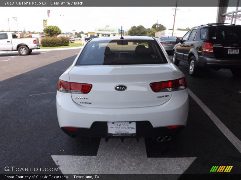 Clear White / Black 2013 Kia Forte Koup EX