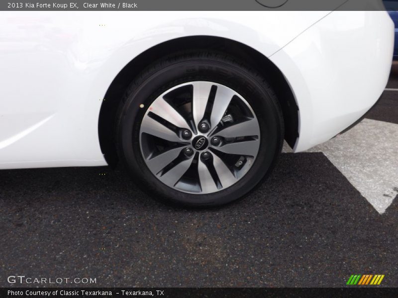 Clear White / Black 2013 Kia Forte Koup EX