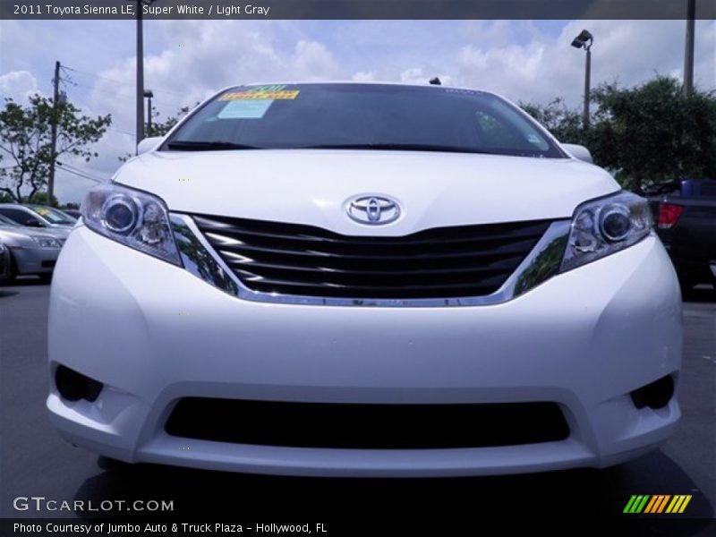 Super White / Light Gray 2011 Toyota Sienna LE