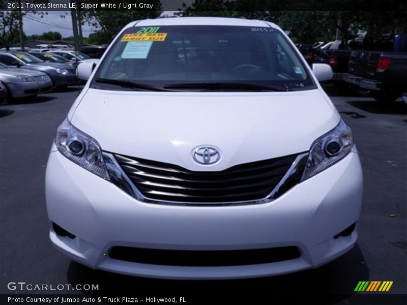Super White / Light Gray 2011 Toyota Sienna LE