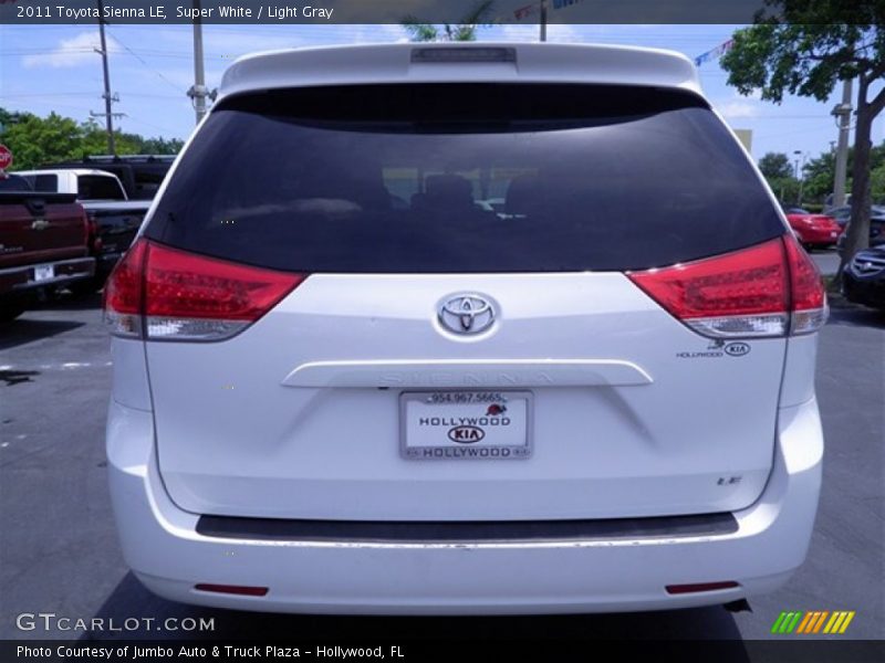 Super White / Light Gray 2011 Toyota Sienna LE