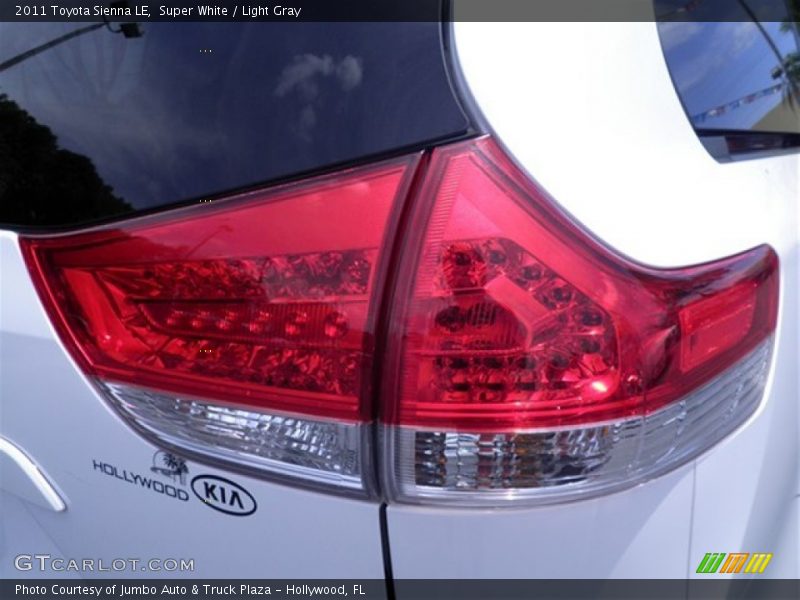Super White / Light Gray 2011 Toyota Sienna LE