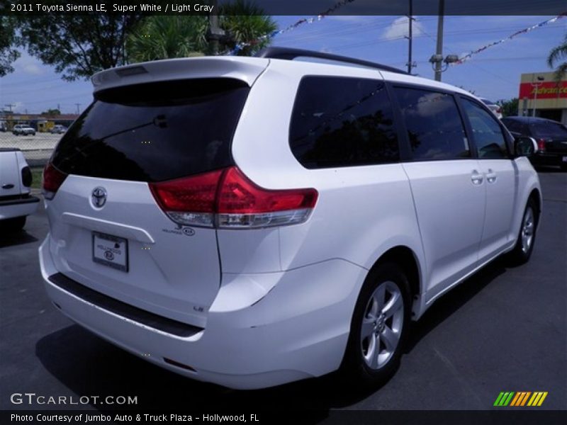 Super White / Light Gray 2011 Toyota Sienna LE