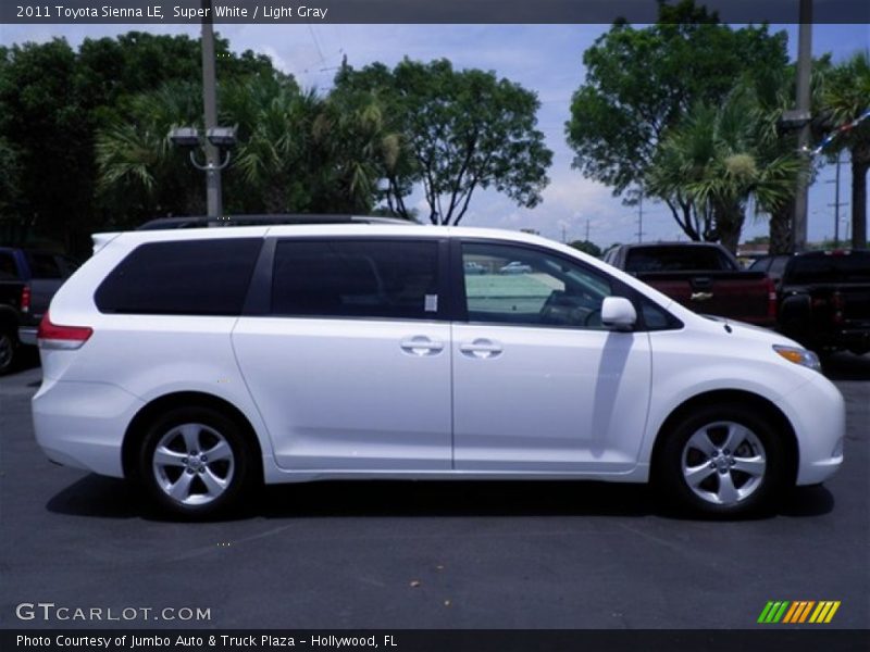 Super White / Light Gray 2011 Toyota Sienna LE