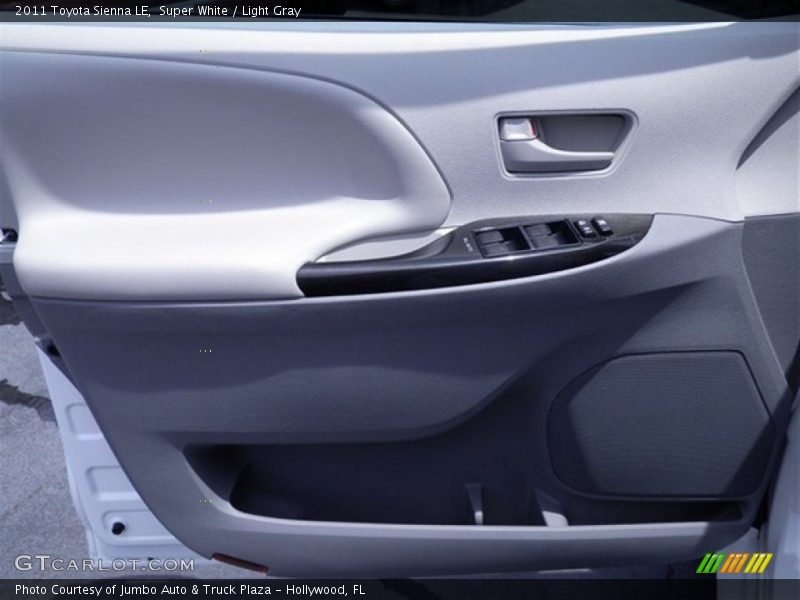 Super White / Light Gray 2011 Toyota Sienna LE