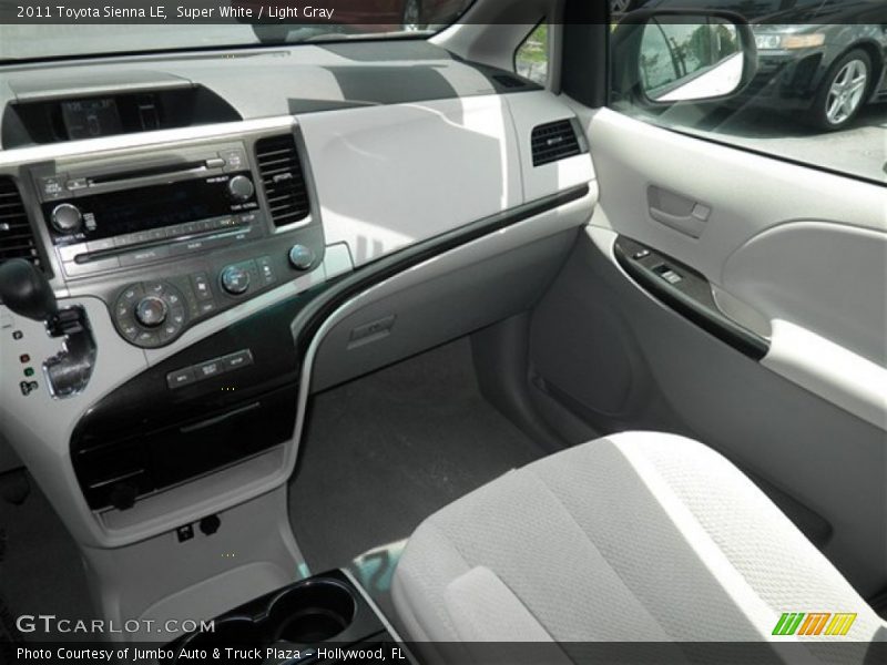Super White / Light Gray 2011 Toyota Sienna LE