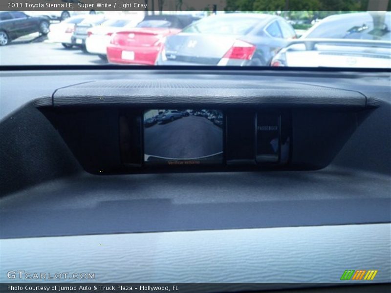 Super White / Light Gray 2011 Toyota Sienna LE