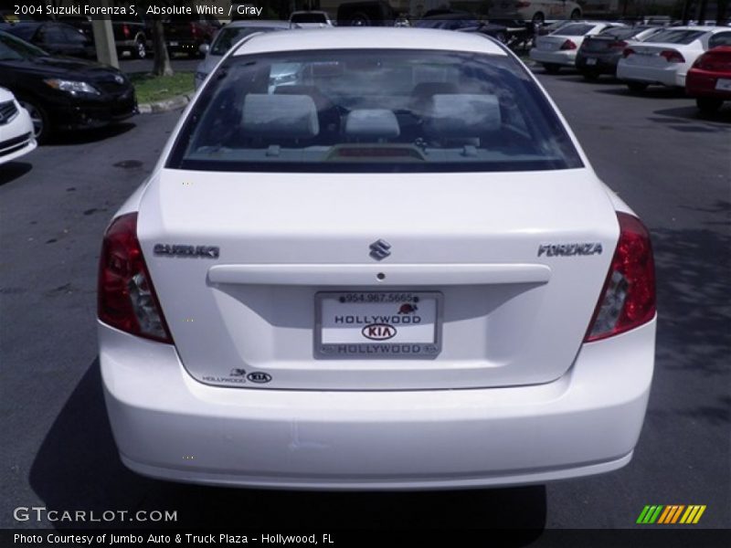 Absolute White / Gray 2004 Suzuki Forenza S