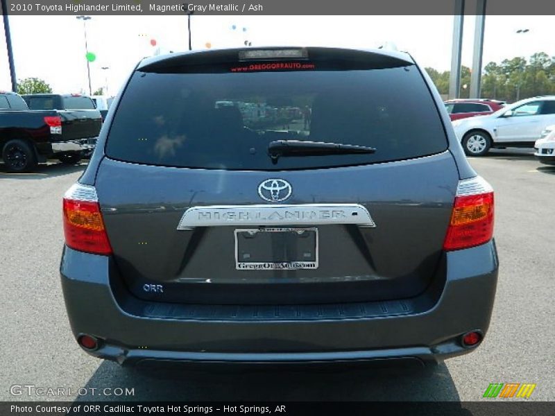 Magnetic Gray Metallic / Ash 2010 Toyota Highlander Limited