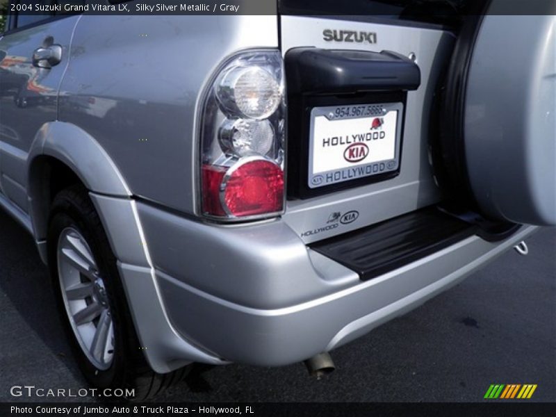 Silky Silver Metallic / Gray 2004 Suzuki Grand Vitara LX