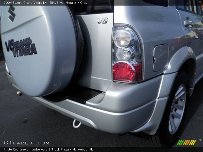 Silky Silver Metallic / Gray 2004 Suzuki Grand Vitara LX
