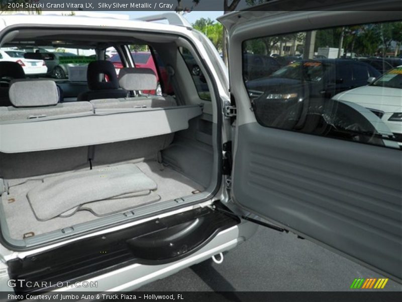 Silky Silver Metallic / Gray 2004 Suzuki Grand Vitara LX