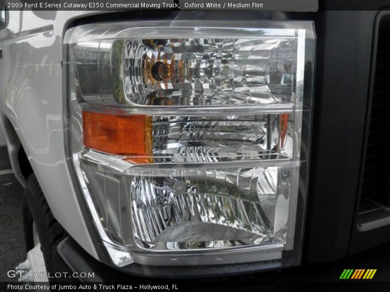 Oxford White / Medium Flint 2009 Ford E Series Cutaway E350 Commercial Moving Truck