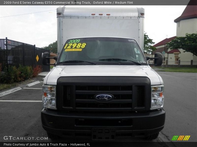 Oxford White / Medium Flint 2009 Ford E Series Cutaway E350 Commercial Moving Truck