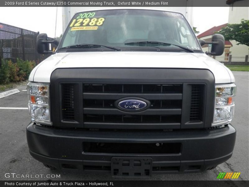 Oxford White / Medium Flint 2009 Ford E Series Cutaway E350 Commercial Moving Truck