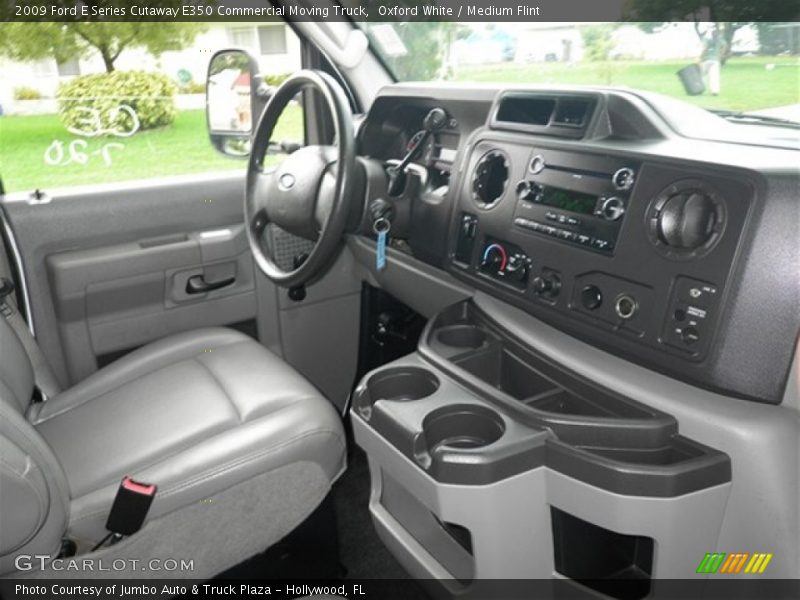 Oxford White / Medium Flint 2009 Ford E Series Cutaway E350 Commercial Moving Truck