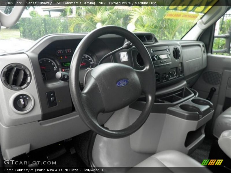 Oxford White / Medium Flint 2009 Ford E Series Cutaway E350 Commercial Moving Truck