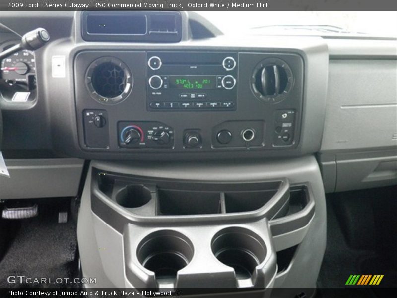 Oxford White / Medium Flint 2009 Ford E Series Cutaway E350 Commercial Moving Truck