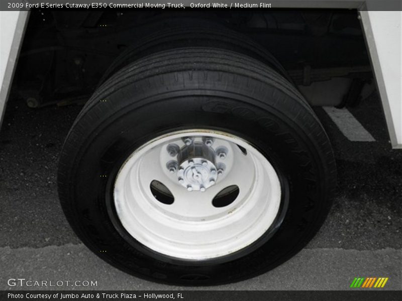 Oxford White / Medium Flint 2009 Ford E Series Cutaway E350 Commercial Moving Truck