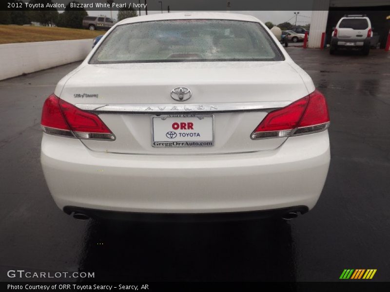Blizzard White Pearl / Ivory 2012 Toyota Avalon