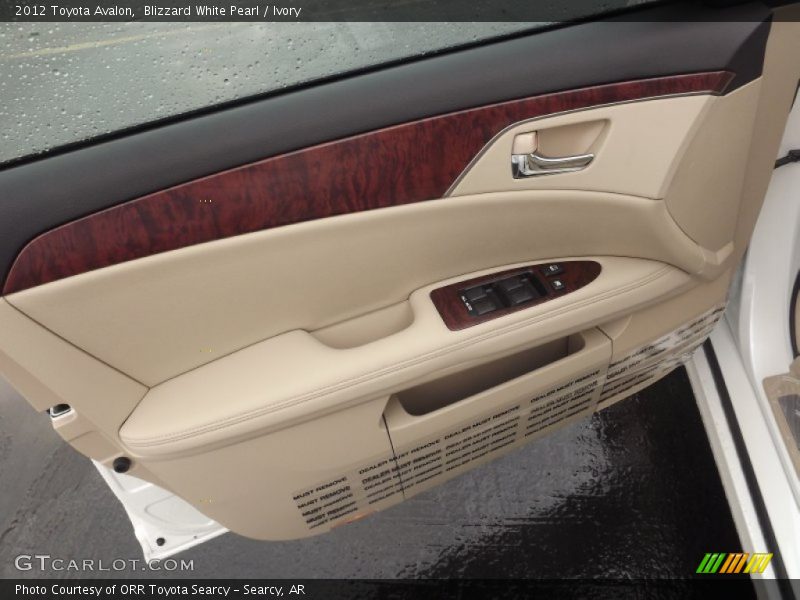 Blizzard White Pearl / Ivory 2012 Toyota Avalon