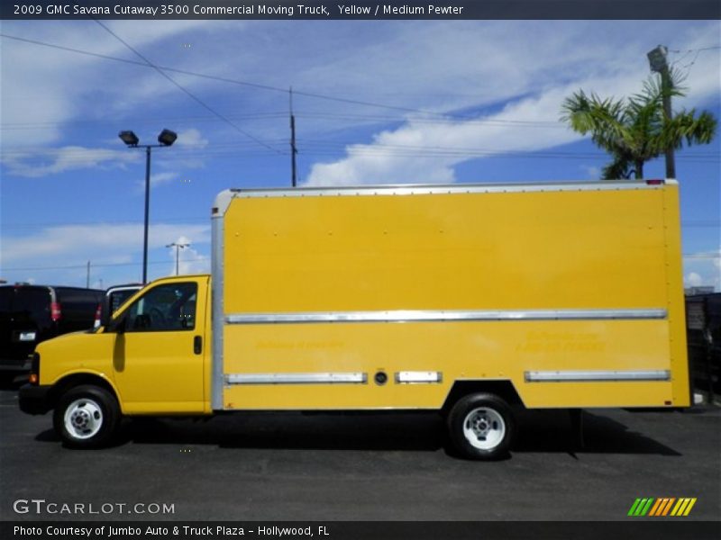  2009 Savana Cutaway 3500 Commercial Moving Truck Yellow