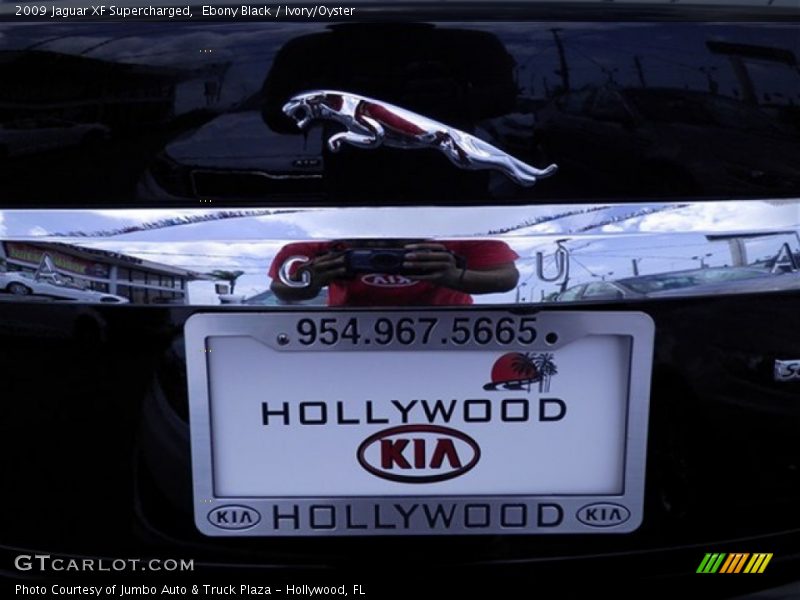 Ebony Black / Ivory/Oyster 2009 Jaguar XF Supercharged