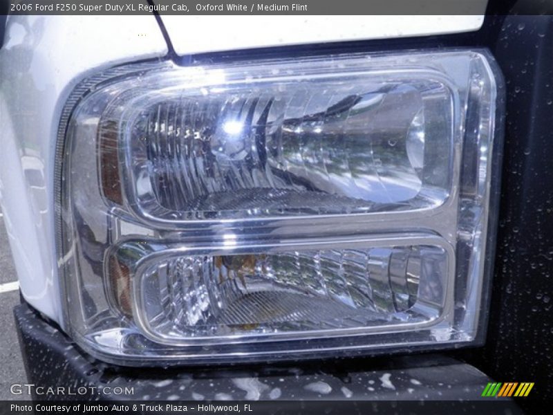 Oxford White / Medium Flint 2006 Ford F250 Super Duty XL Regular Cab